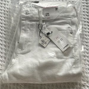 NWT Express Mid-Rise White Jegging